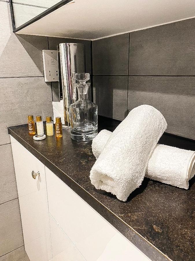 Modern Luxury Serviced Duplex Apartments By Repose- 150 Metro Court, West Bromwich Kültér fotó