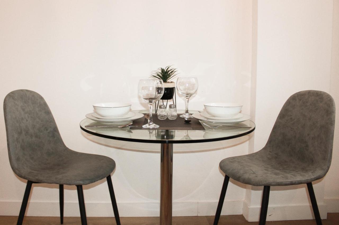 Modern Luxury Serviced Duplex Apartments By Repose- 150 Metro Court, West Bromwich Kültér fotó