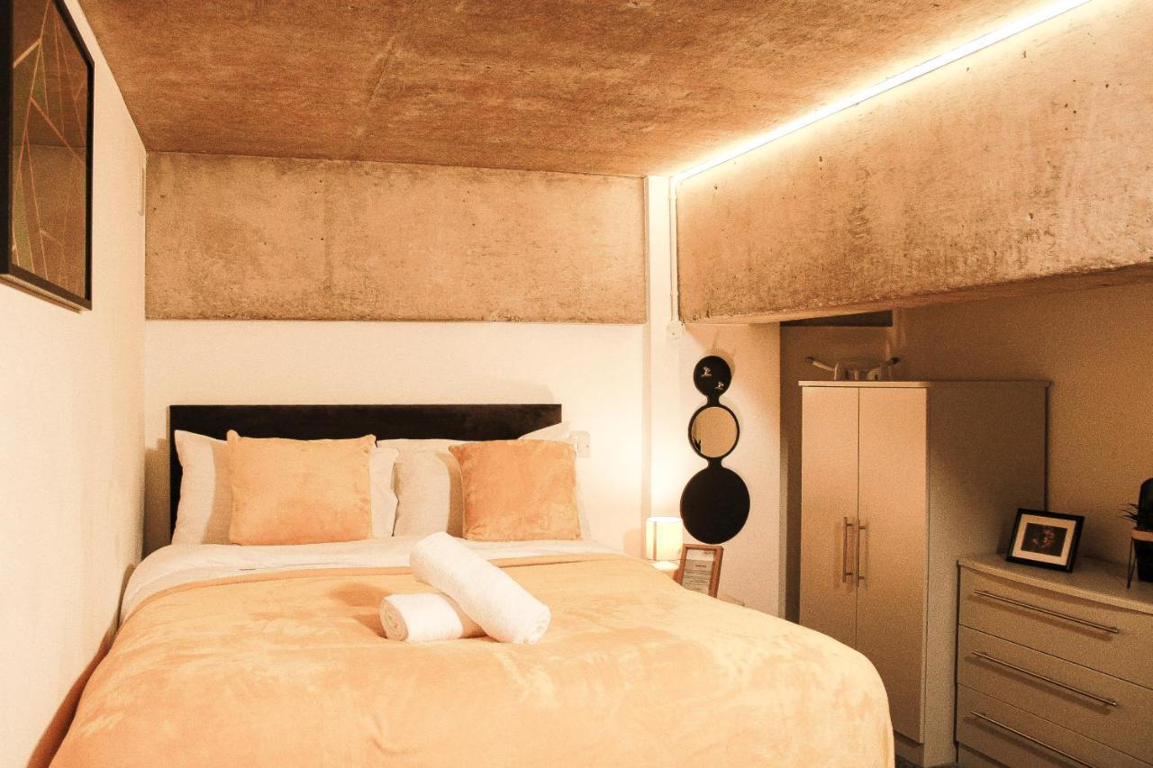 Modern Luxury Serviced Duplex Apartments By Repose- 150 Metro Court, West Bromwich Kültér fotó