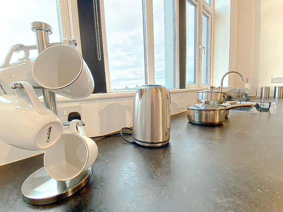 Modern Luxury Serviced Duplex Apartments By Repose- 150 Metro Court, West Bromwich Kültér fotó