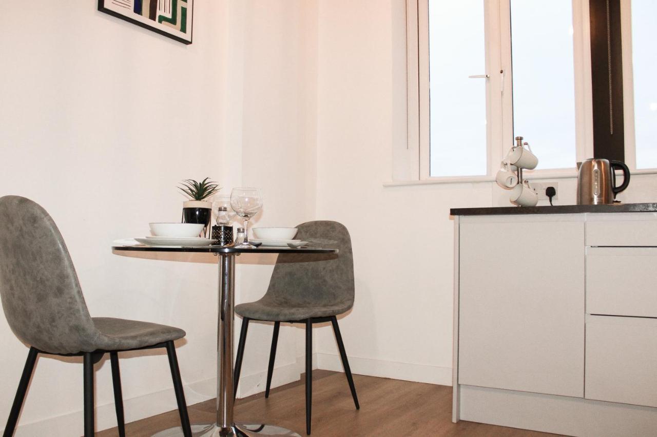 Modern Luxury Serviced Duplex Apartments By Repose- 150 Metro Court, West Bromwich Kültér fotó