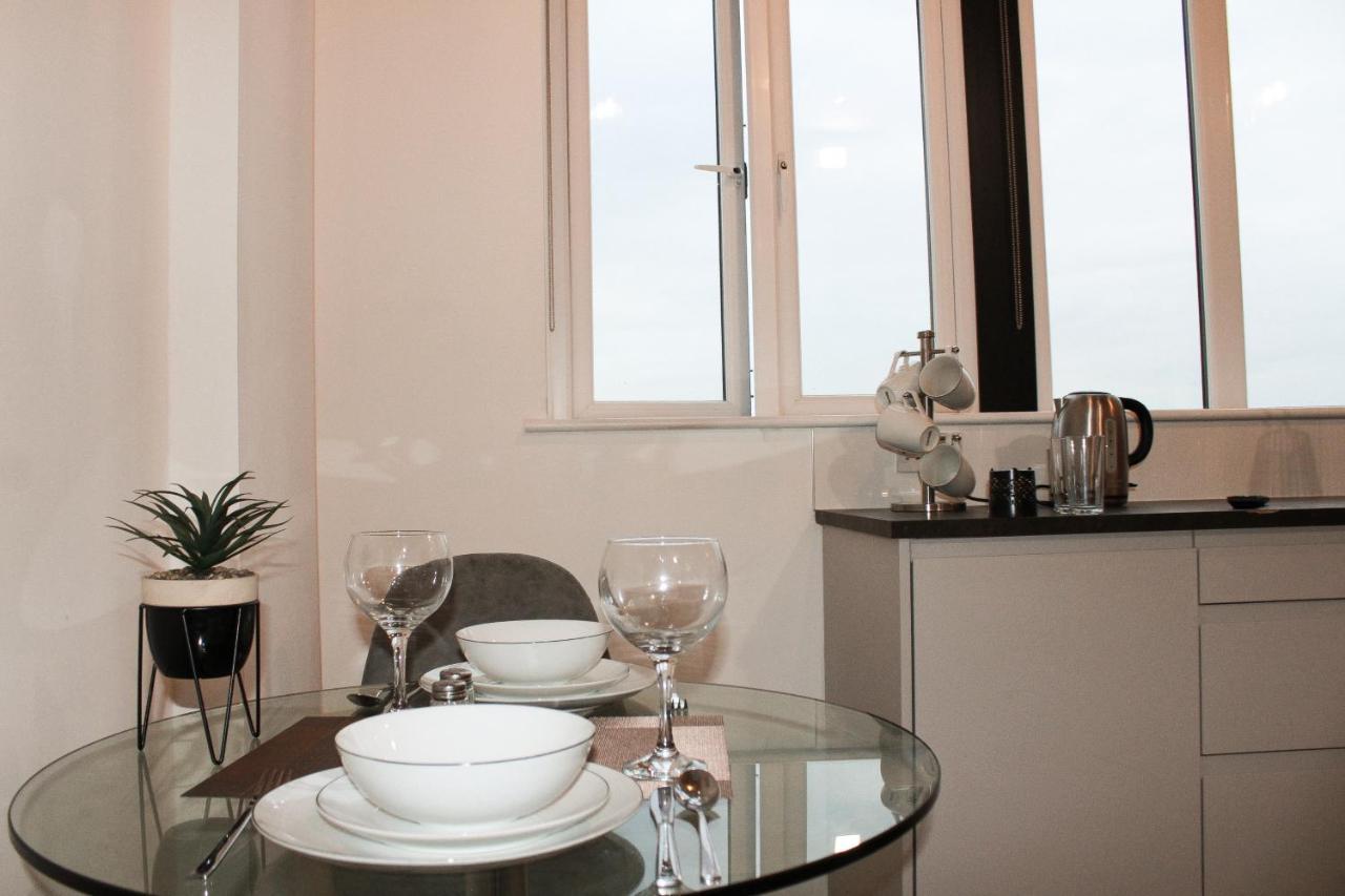 Modern Luxury Serviced Duplex Apartments By Repose- 150 Metro Court, West Bromwich Kültér fotó